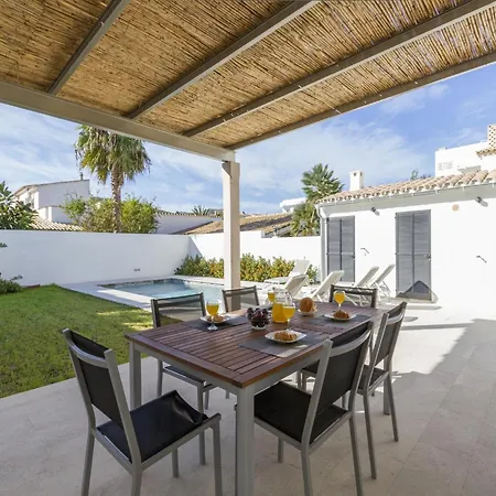 Beachfront With Pool, Puerto Pollenca Chalet