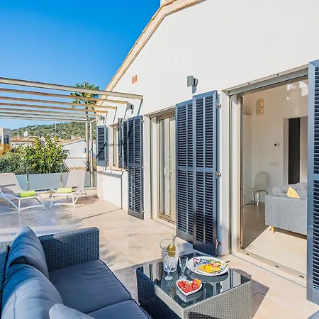 Chalet Beachfront With Pool, Puerto Pollenca